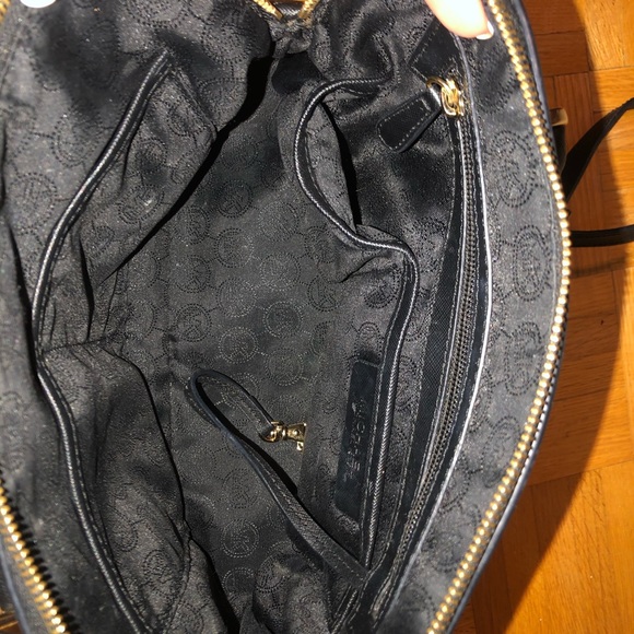 Black MK purse - Picture 2 of 2